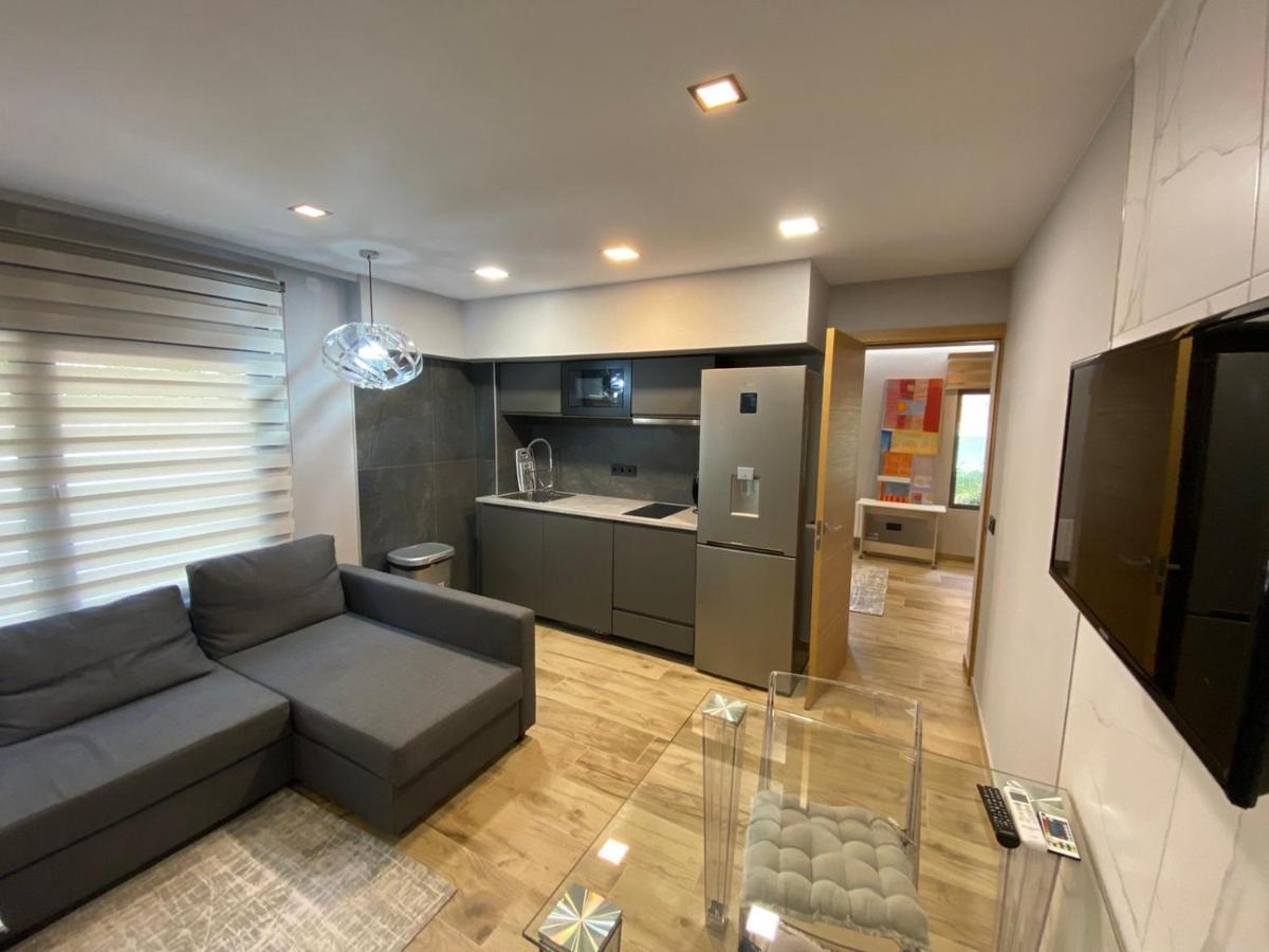 Tomas Apartamentos Sagaro سان فيليو ذي غيشولس المظهر الخارجي الصورة